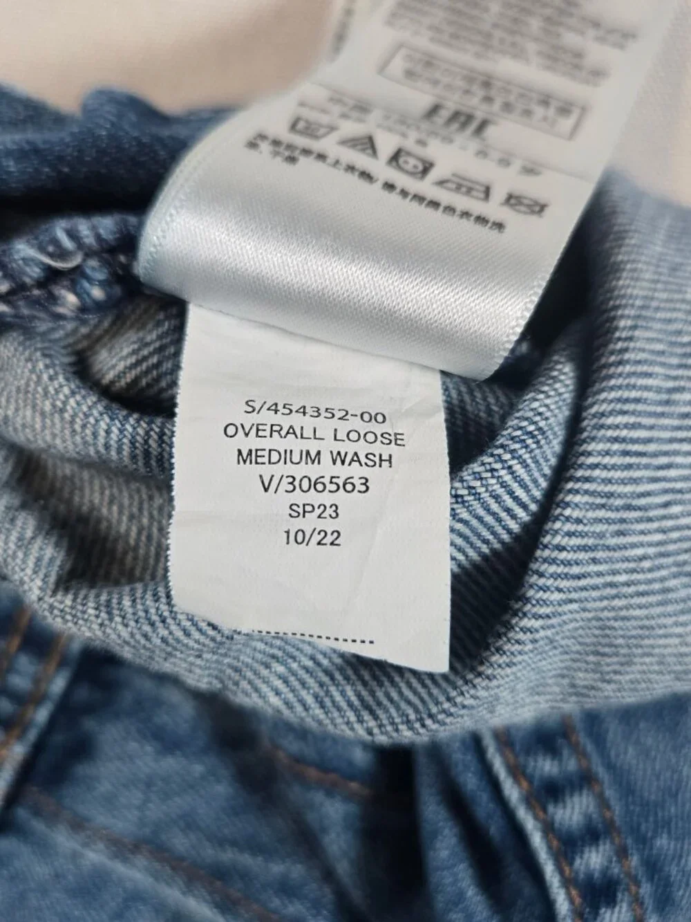 GAP Kids Denim Overalls M 8-9 Loose Medium Wash Distressed Bib Jeans 100% Cotton